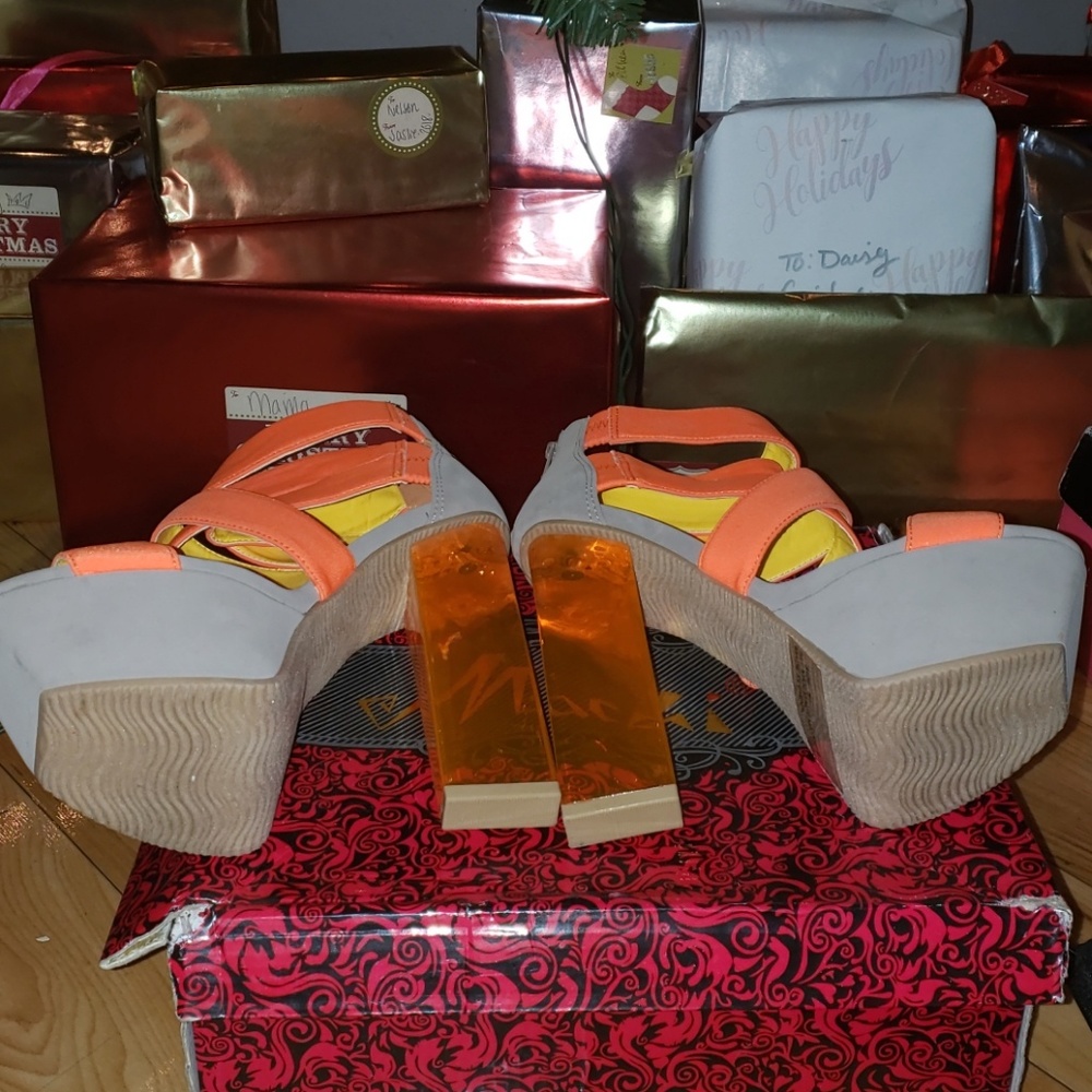 Platform heels. - Picture 6 of 7